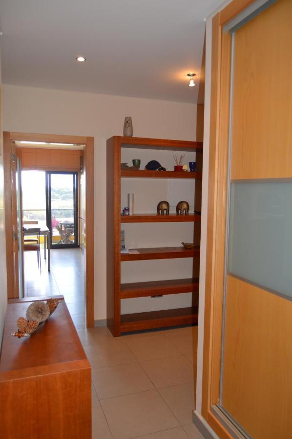 Apartamento Frente Ao Mar Com Piscina De Agua Salgada Quarteira Bagian luar foto