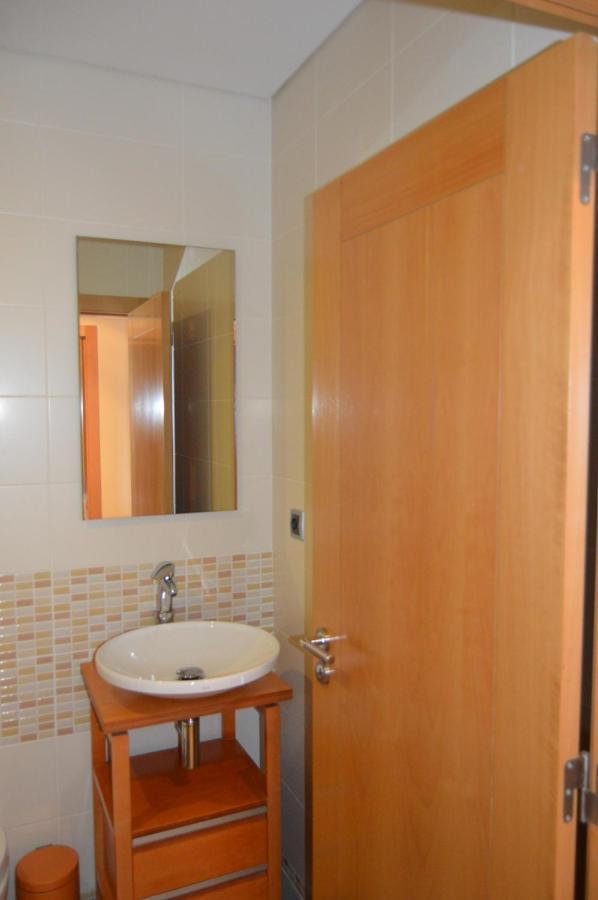 Apartamento Frente Ao Mar Com Piscina De Agua Salgada Quarteira Bagian luar foto