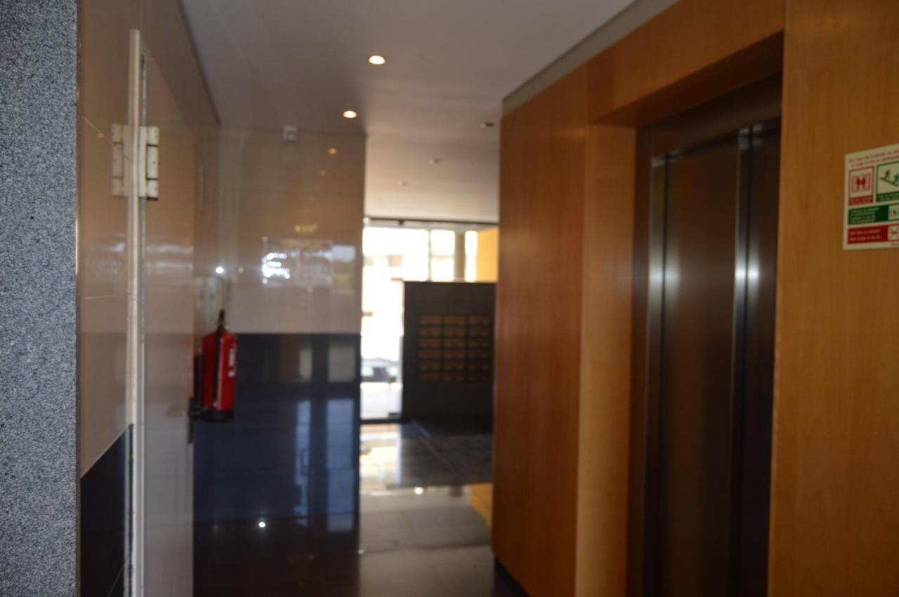 Apartamento Frente Ao Mar Com Piscina De Agua Salgada Quarteira Bagian luar foto